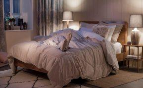 Miegoti su kojinėmis – ar tikrai padeda užmigti greičiau?