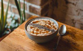 Chia sėklos su avižomis pusryčiams: kodėl šis receptas keičia viską