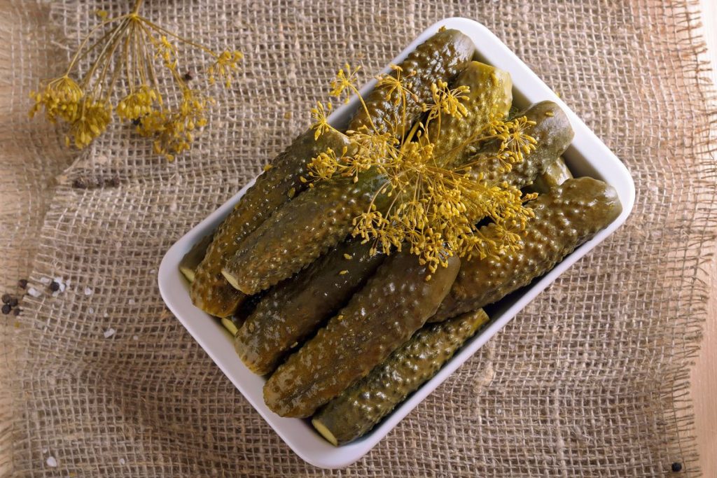 Atidarėte pernykštį agurkų stiklainį? Ši informacija gali išgelbėti jūsų sveikatą. Kodėl konservavimas vis dar patikimiausias metodas