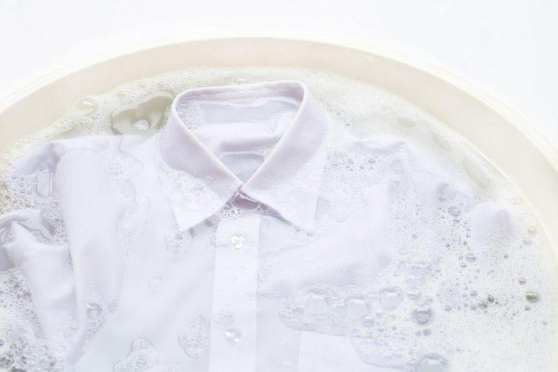 Atlikite šiuos 5 paprastus žingsnius, kad skalbimas su sagomis ir užtrauktukais niekada nepagadintų jūsų drabužių
