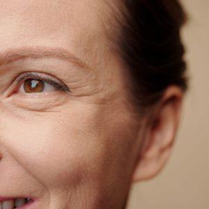 Atskleista paslaptis: pratimas nuo raukšlių, kuris jaunina veidą vos per savaitę