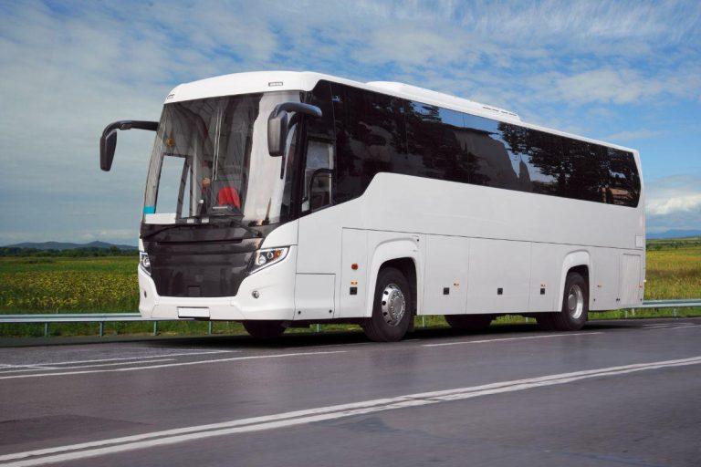 Autobusas įjungė posūkį: taisyklė, kuri Lietuvoje vis dar klaidina vairuotojus. Pokyčiai už miesto ribų