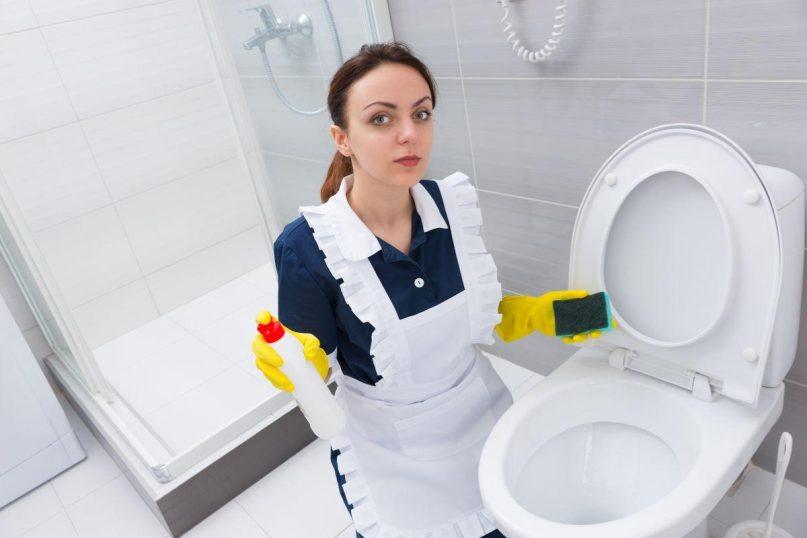 Būčiau norėjus tai žinoti anksčiau! Šios 9 gudrybės palengvins vonios kambario valymą.