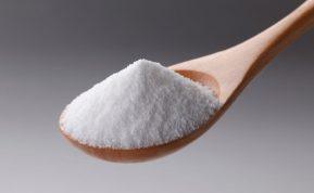 Tik vienas arbatinis šaukštelis druskos, ir skalbiniai taps nepaprastai švarūs