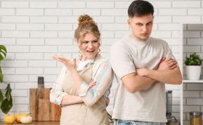 Vyro elgesys prieš skyrybas: 11 ženklų, kurie išduoda, kad santuoka artėja prie pabaigos