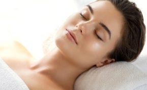 Tobula oda be kosmetinės: 5 paslaptys, kurias žino žmonės su nepriekaištinga oda