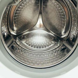 Paprasta, bet genialu: skalbimo mašinos valymas indaplovės tabletėmis