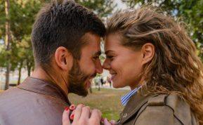 Jei norite turėti sėkmingus santykius, reguliariai kalbėkitės apie šiuos 9 dalykus