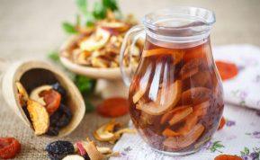 Džiovintų vaisių kompotas Kalėdų išvakarėse: kaip gaminti, kad būtų puikus skonis