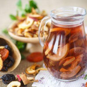 Džiovintų vaisių kompotas Kalėdų išvakarėse: kaip gaminti, kad būtų puikus skonis