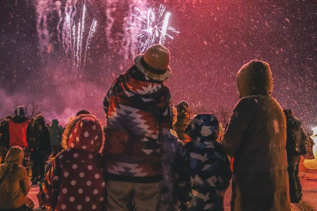 Fejerverkai per Naujuosius: viena klaida – ir bauda garantuota. Kada Lietuvoje šventė virsta pažeidimu? Baudos už fejerverkus ne per naujuosius metus
