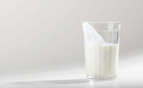 Gėrimas moterims po 50 metų, stabdantis senatvę