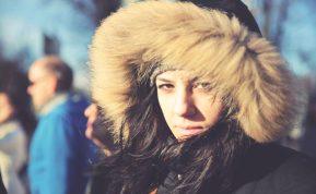 Gobtuvą nešiojome neteisingai: štai kodėl striukė žiemą nešildo