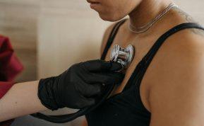 Greitas širdies susitraukimų dažnis: kada pradėti nerimauti?