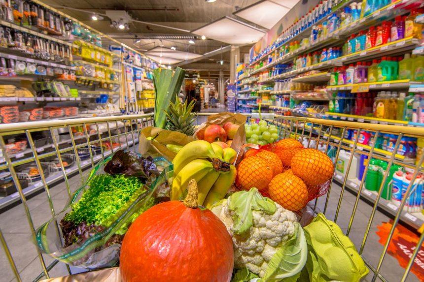 Gudrybė su svarstyklėmis, kurią slepia parduotuvės: šis triukas padės atskleisti gerą vaisių nuo gražios apgaulės