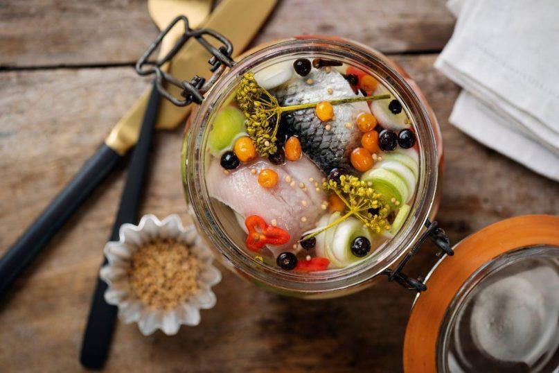 silkė su actu – sena lietuviška tradicija ir receptas, kuris niekada nenuvilia