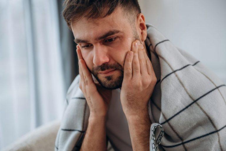 Tai atsitiks jūsų smegenims ir kūnui, jei pradėsite miegoti mažiau nei 7 valandas per dieną. Fizinės sveikatos sutrikimai dėl miego stygiaus