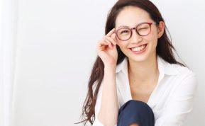 Pasirodo, žmonės nešiojantys akinius iš tikrųjų protingesni nei visi kiti! Štai kodėl