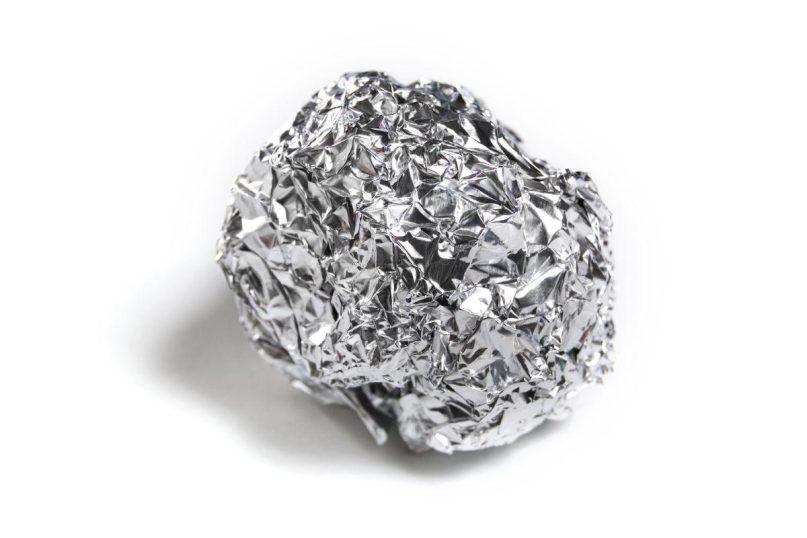 Į skalbimo mašiną įmeskite folijos kamuolį. Rezultatas tiesiog stulbinantis!