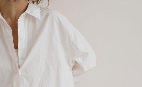 Įdėkite 2 šaukštus į vandenį ir užtepkite ant apykaklės. Geltonos dėmės išnyks!