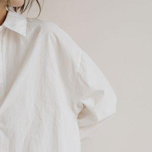 Įdėkite 2 šaukštus į vandenį ir užtepkite ant apykaklės. Geltonos dėmės išnyks!