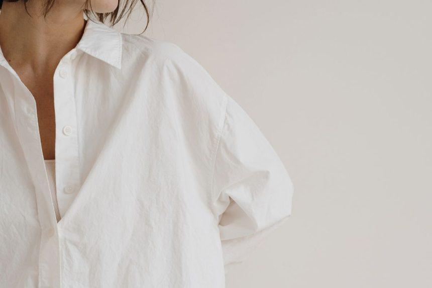 Įdėkite 2 šaukštus į vandenį ir užtepkite ant apykaklės. Geltonos dėmės išnyks!