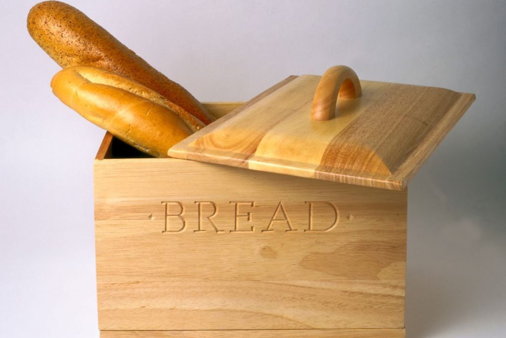 Įdėkite tai į duoninę ir nustosite mesti duoną lauk: paprastas triukas, kuris prailgina šviežumą. Kodėl duona taip greit genda