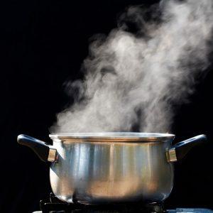 Įmeskite į puodą ir pavirkite 15 minučių: natūralus mišinys, kuris išnaikina net keptos žuvies kvapą.