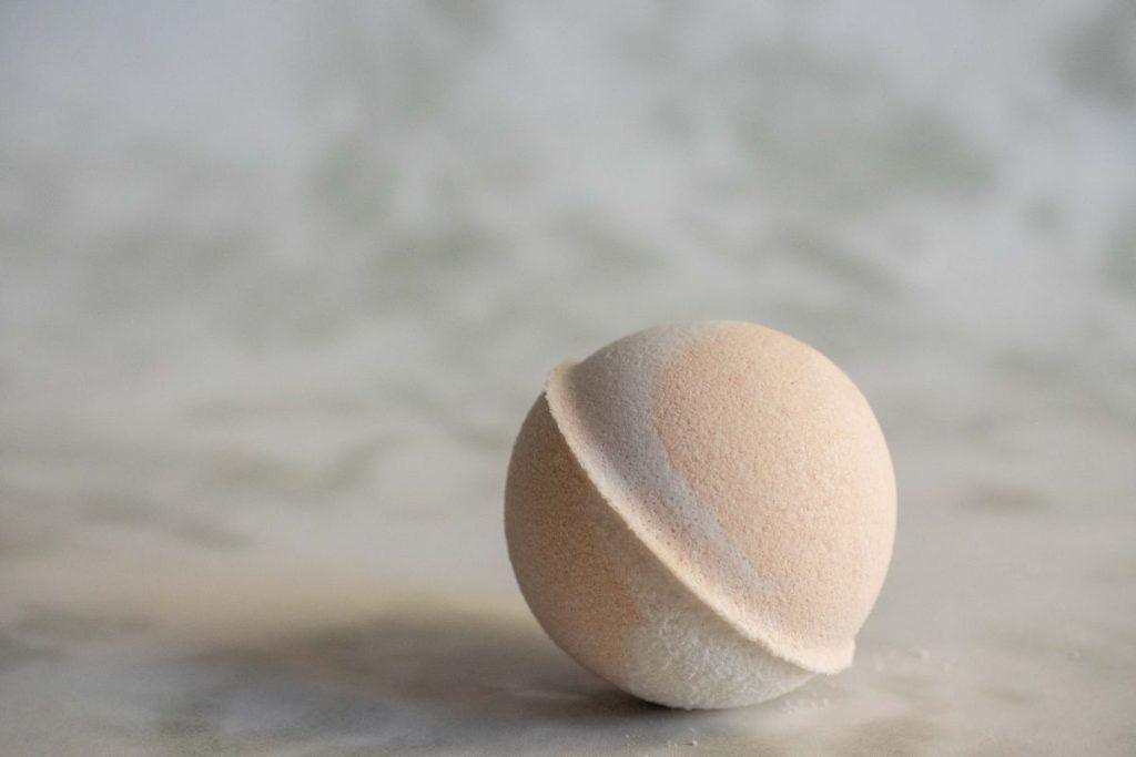 Įmeskite tai į tualetą ir jis pats išsivalys. Mano mama man atskleidė šį metodą. Tualeto valymo kamuoliuko receptas