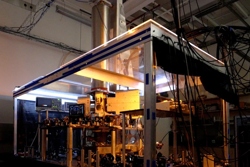 JAV laikas akimirkai „sulėtėjo“: galinga audra paveikė atominius laikrodžius