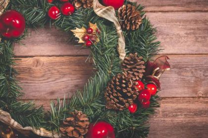 Ji pasigamino kalėdinį vainiką – kaimynai neteko žado pamatę rezultatą