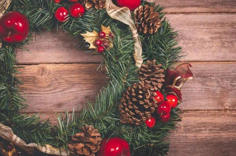 Ji pasigamino kalėdinį vainiką – kaimynai neteko žado pamatę rezultatą