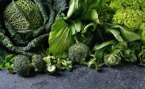 Jūsų kūnas pasikeis neatpažįstamai: kas nutinka, kai valgote lapines daržoves kiekvieną dieną?