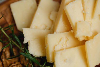 Ką iš tikrųjų reiškia nenugalimas sūrio noras: jūsų organizmas jums siunčia svarbius signalus