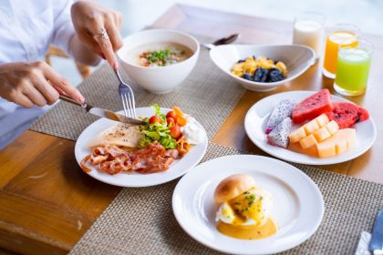 Kada geriausia valgyti pusryčius, jei jūsų cholesterolio kiekis padidėjęs: mitybos specialistų nuomonė