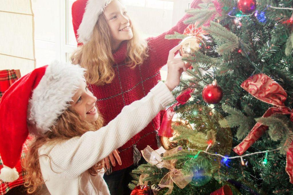 Kada puošti kalėdinę eglutę? Yra tik vienas teisingas laikas. Tradicinės eglutės puošimas