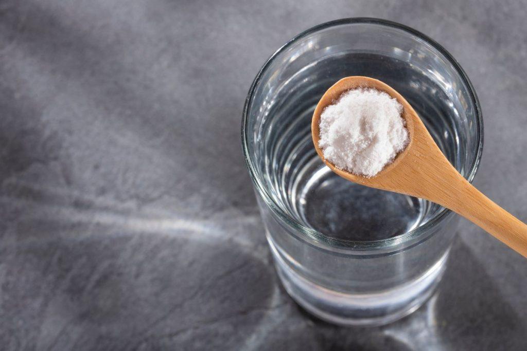 Kai kas tai geria, o aš naudoju valymui. Ploviklius pamiršau seniai. Šarminio vandens nauda