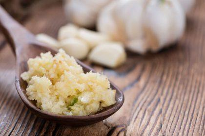 Kaip česnakai padeda atsikratyti nepageidaujamų kilogramų: dietologės atsakymas