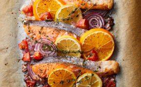 Kaip išsirinkti tikrai šviežią lašišą Kūčių vakarienei ir neapsigauti? Eksperto patarimai.