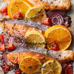 Kaip išsirinkti tikrai šviežią lašišą Kūčių vakarienei ir neapsigauti? Eksperto patarimai.