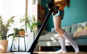 Kaip išsiurbti grindis be dulkių siurblio? Tai tikrai įmanoma!