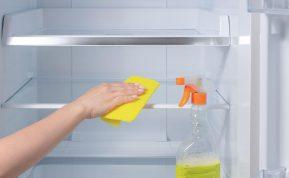 Kaip išvalyti šaldytuvą, kad neliktų jokio kvapo: ekspertų patarimai, kuriuos turi žinoti kiekvienas