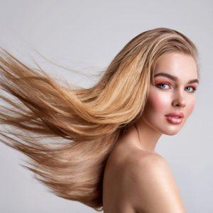 Kaip prižiūrėti plaukus žiemą: specialistės rekomendacijos