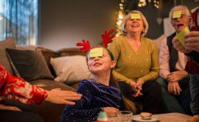 Kalėdiniai žaidimai namuose, kurie privers juoktis net rimčiausius svečius