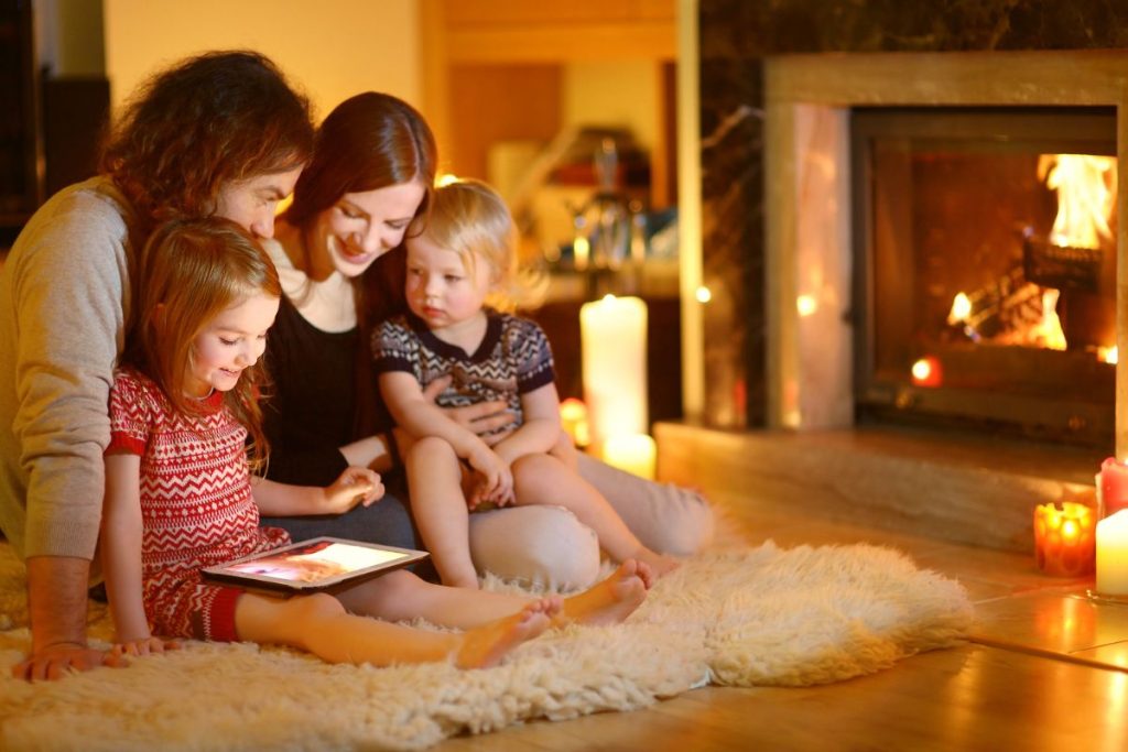 Kalėdiniai žaidimai namuose vaikams