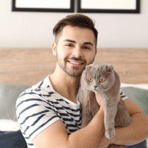 Katės jus supranta geriau, nei manėte: mokslininkai atskleidė paprastą triuką