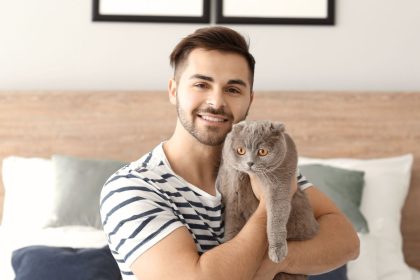 Katės jus supranta geriau, nei manėte: mokslininkai atskleidė paprastą triuką