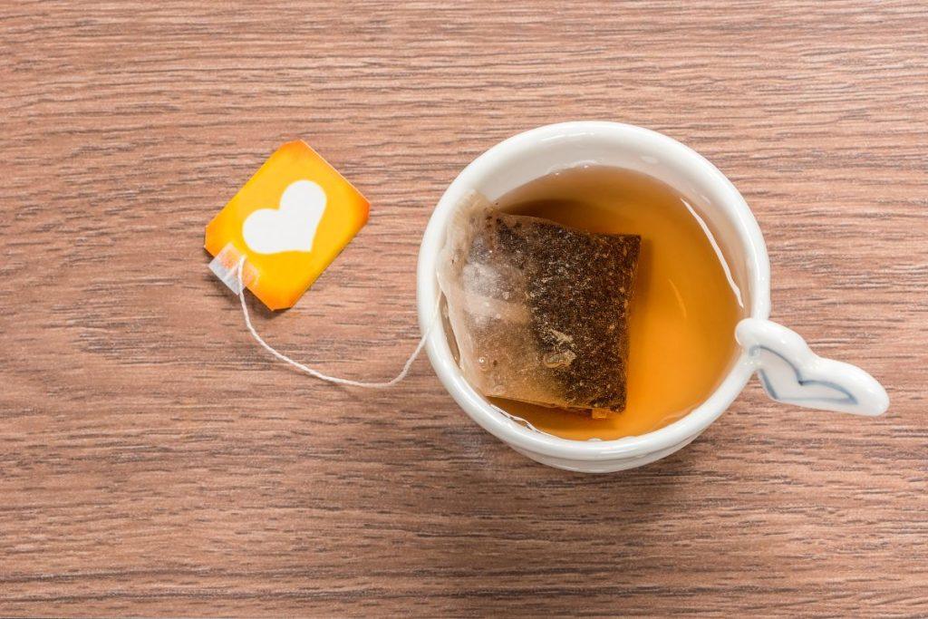 Kodėl arbatos maišelio spaudimas išskiria kartumą