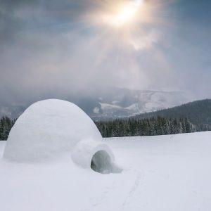 Kodėl eskimų iglu neištirpsta, nors viduje šilta? Įdomūs faktai