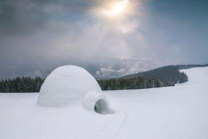 Kodėl eskimų iglu neištirpsta, nors viduje šilta? Įdomūs faktai